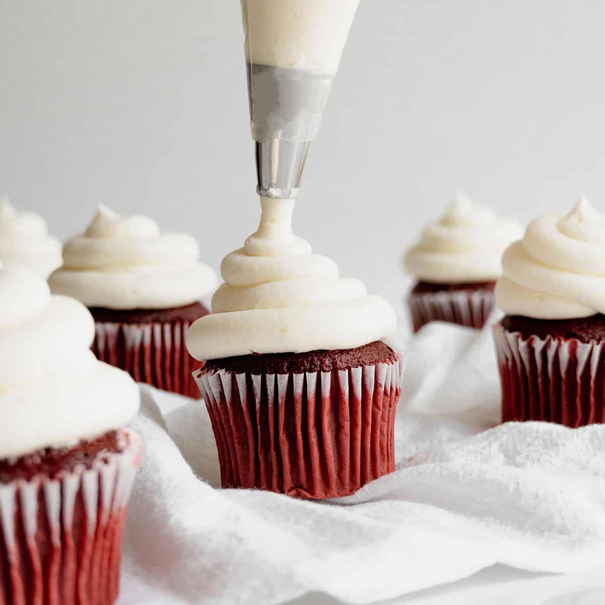 american-butter-cream-frosting-featured.