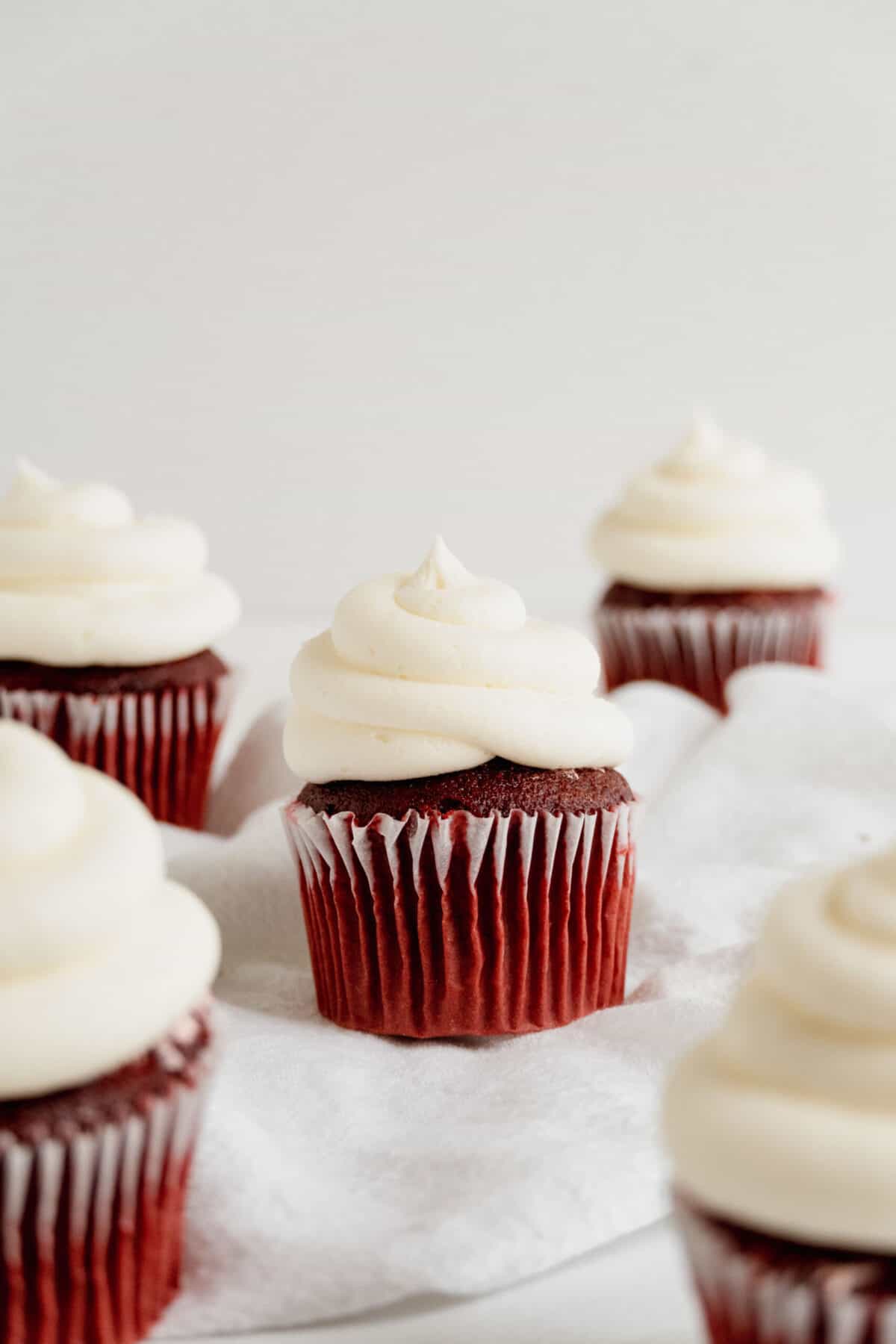 red-velvet-cupcake-with-buttercream-frosting.