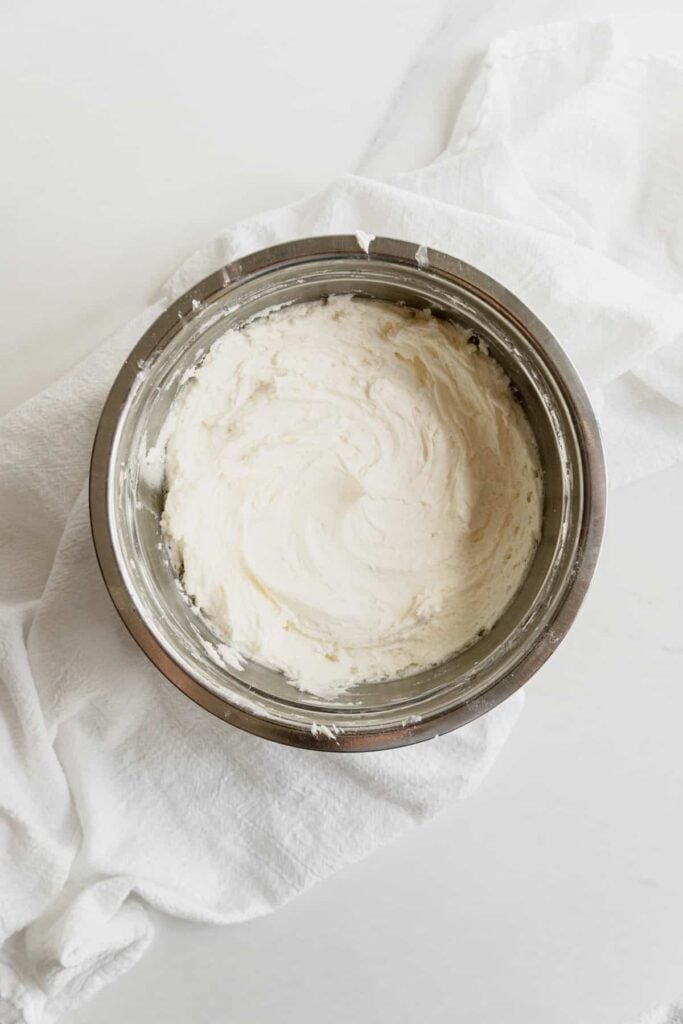 buttercream-frosting-in-mixing-bowl.