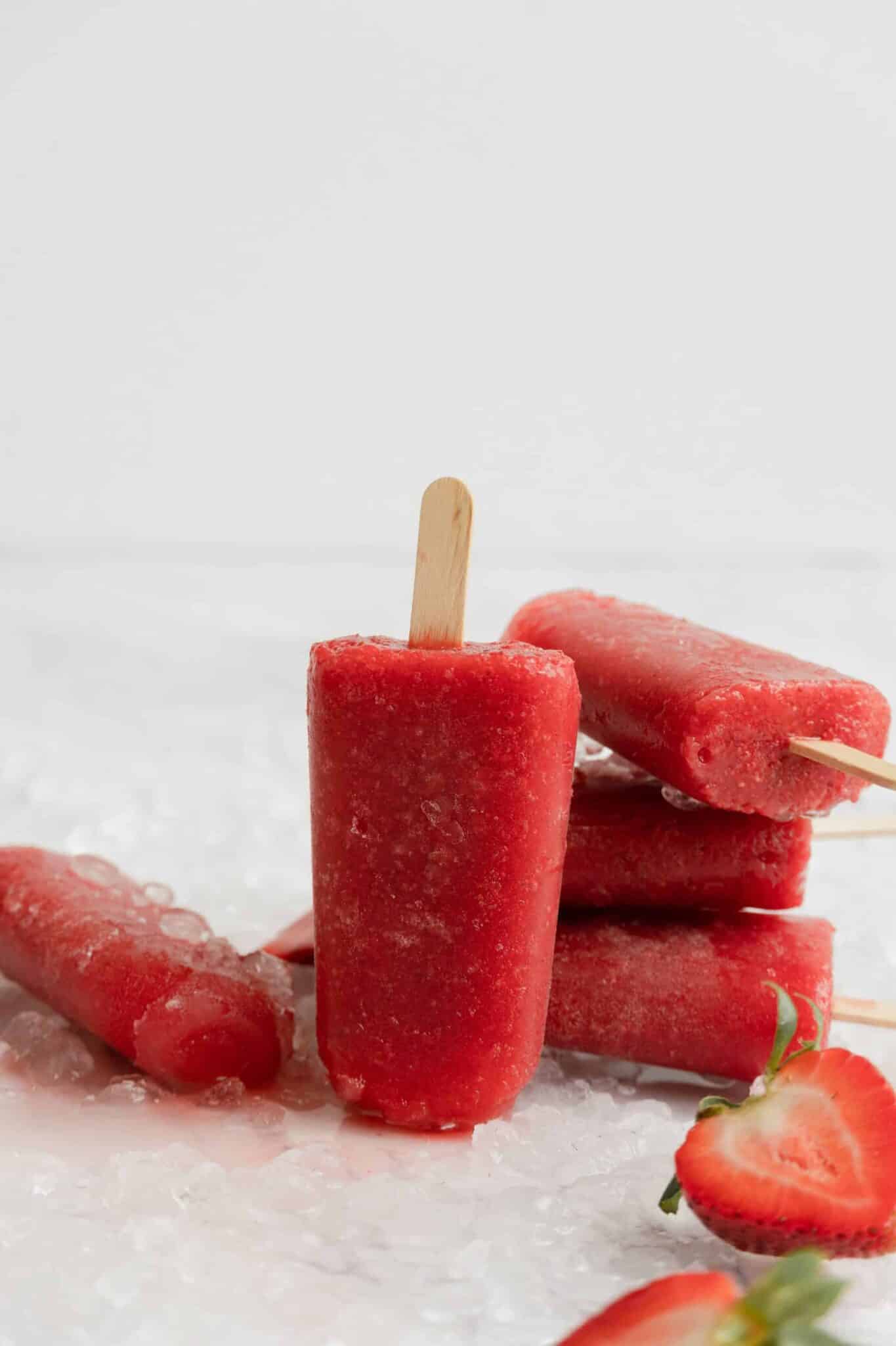 Strawberry Popsicle Recipe - The Curly Spoon