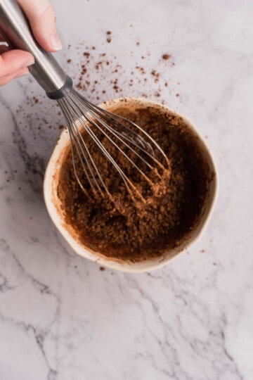 cocoa-powder-in-bowl.