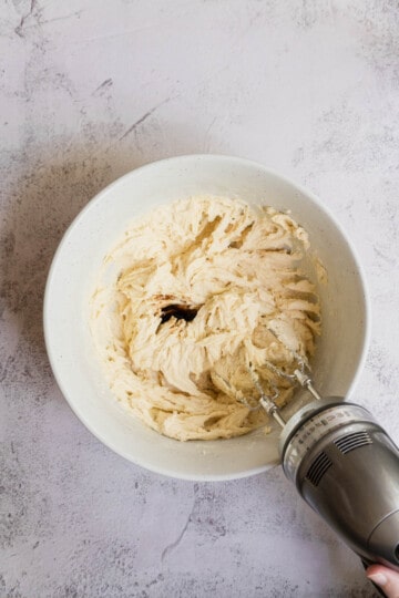 add-vanilla-to-cookie-dough.