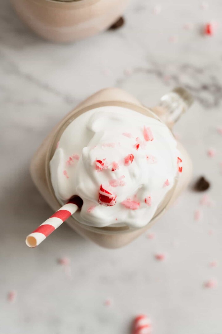 peppermint-shake-with-toppings.