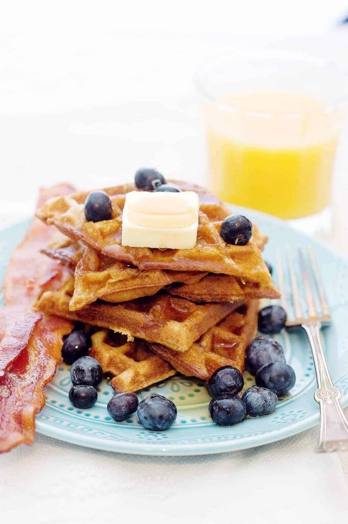 31-waffle-brunch-ideas-cinnamon-brown-sugar-waffles.