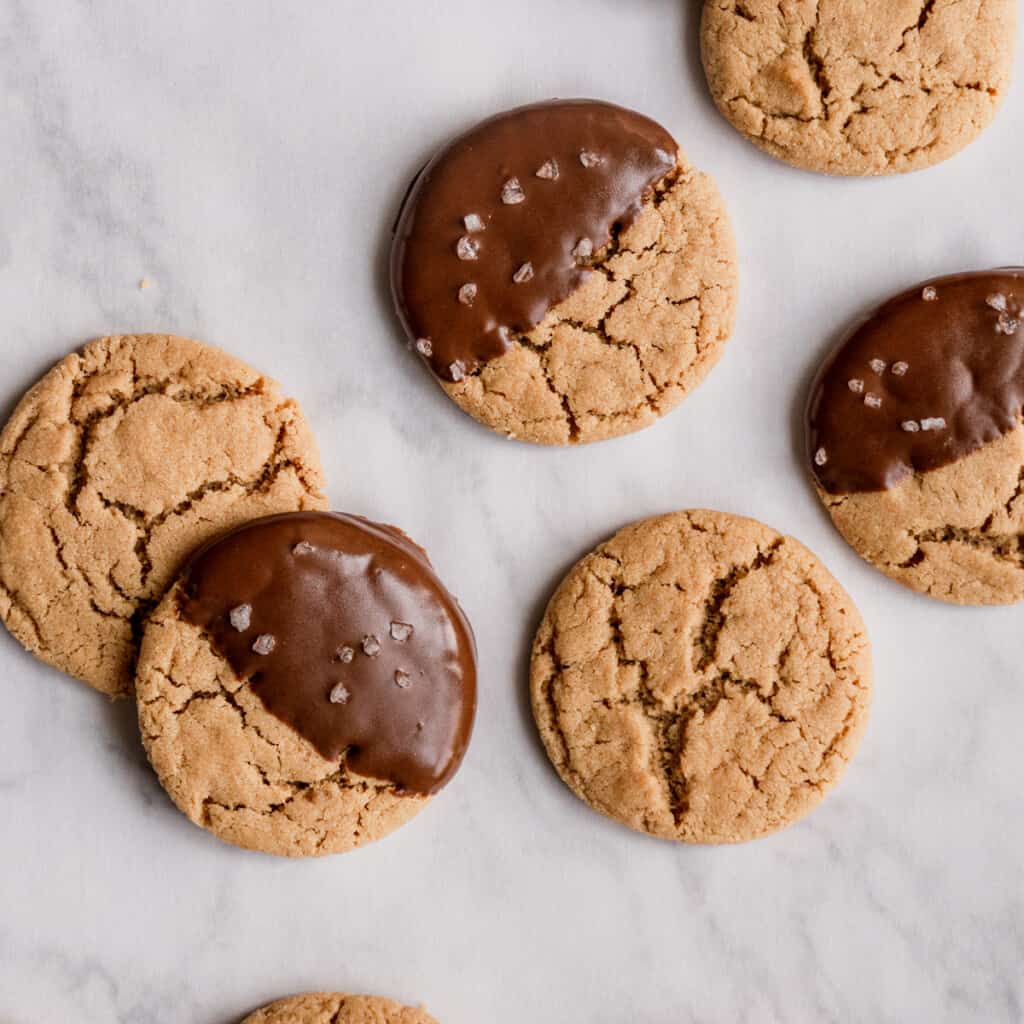 chewy-peanut-butter-cookies-with-nutella-featured.