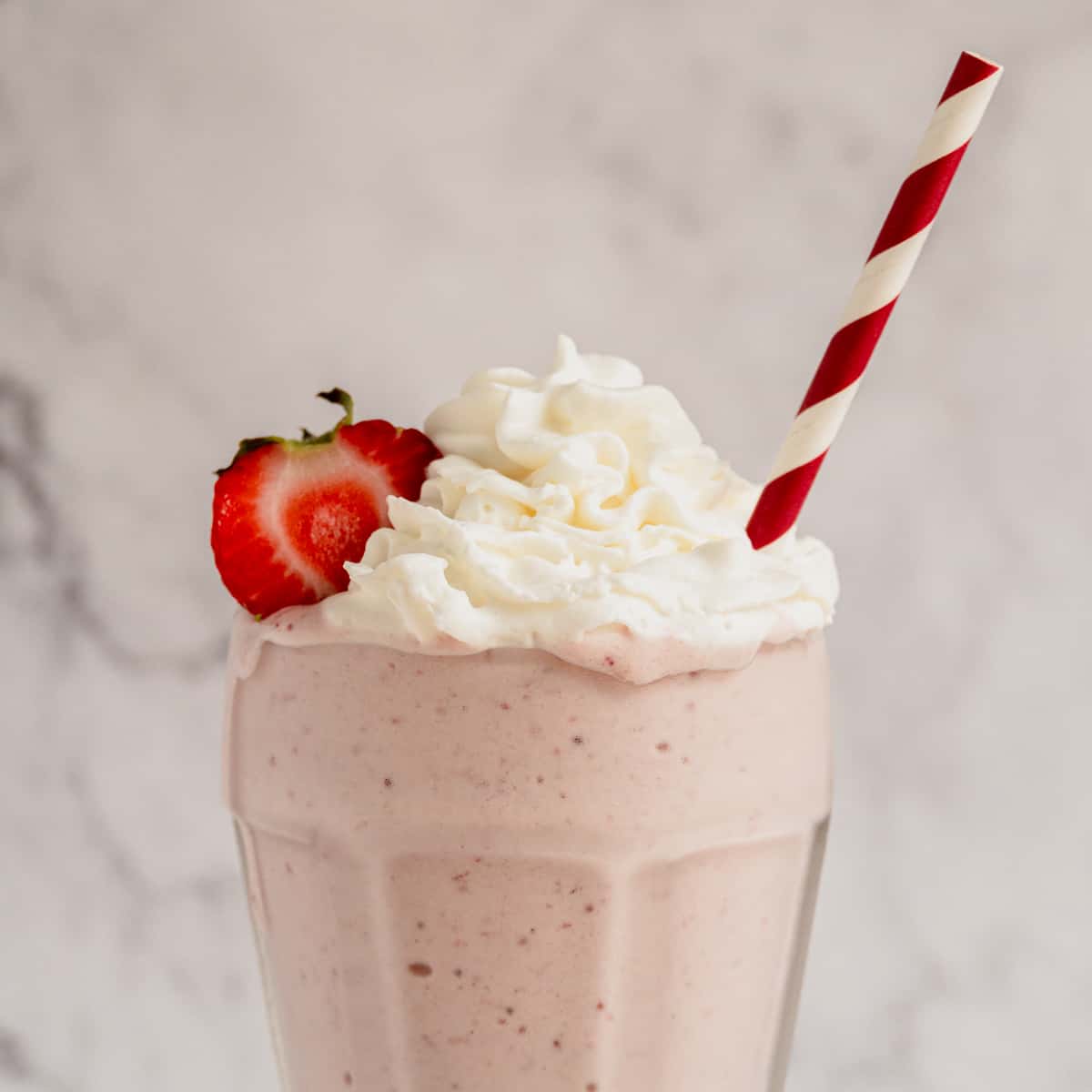 3-ingredient-strawberry-banana-milkshake-featured.