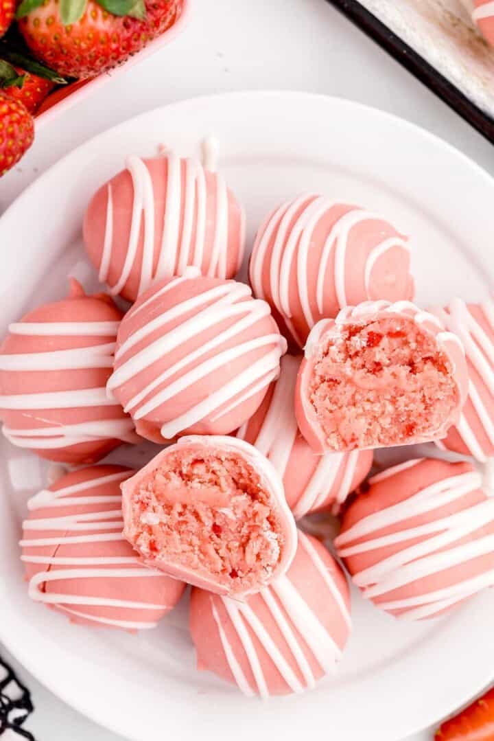 16-Strawberry-Cheesecake-Bites.