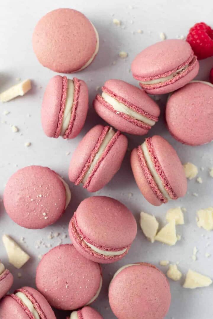 22-Rasberry-Macarons-pink-desserts.