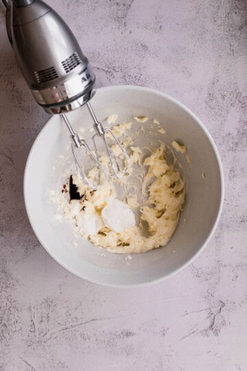add-sour-cream-and-vanilla.