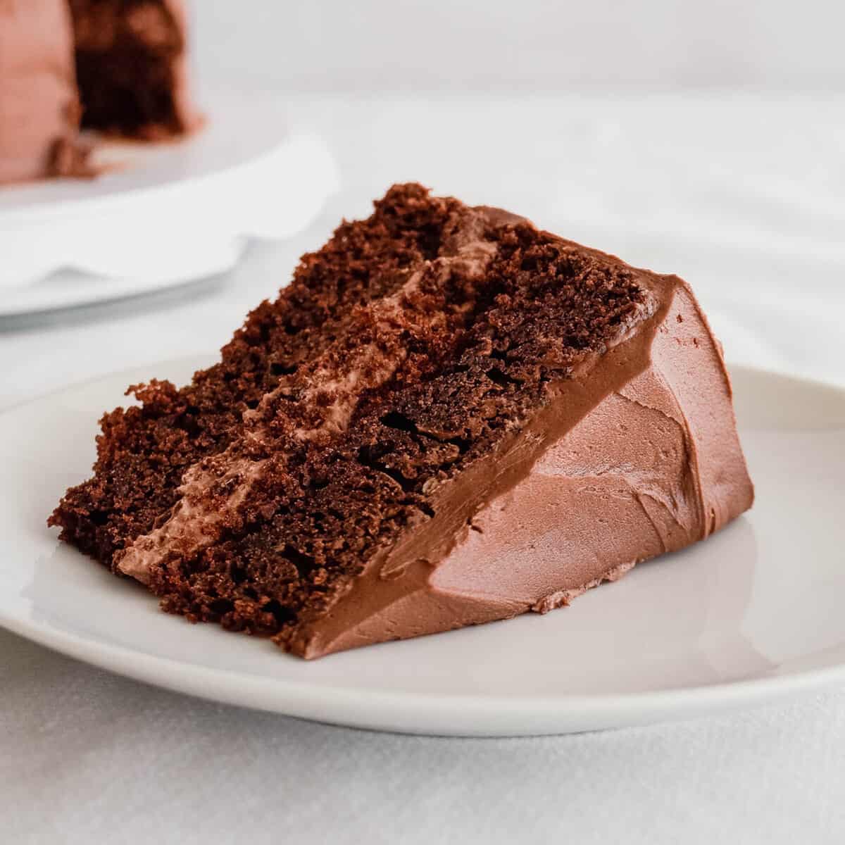 brownies-vs-chocolate-cake-featured.